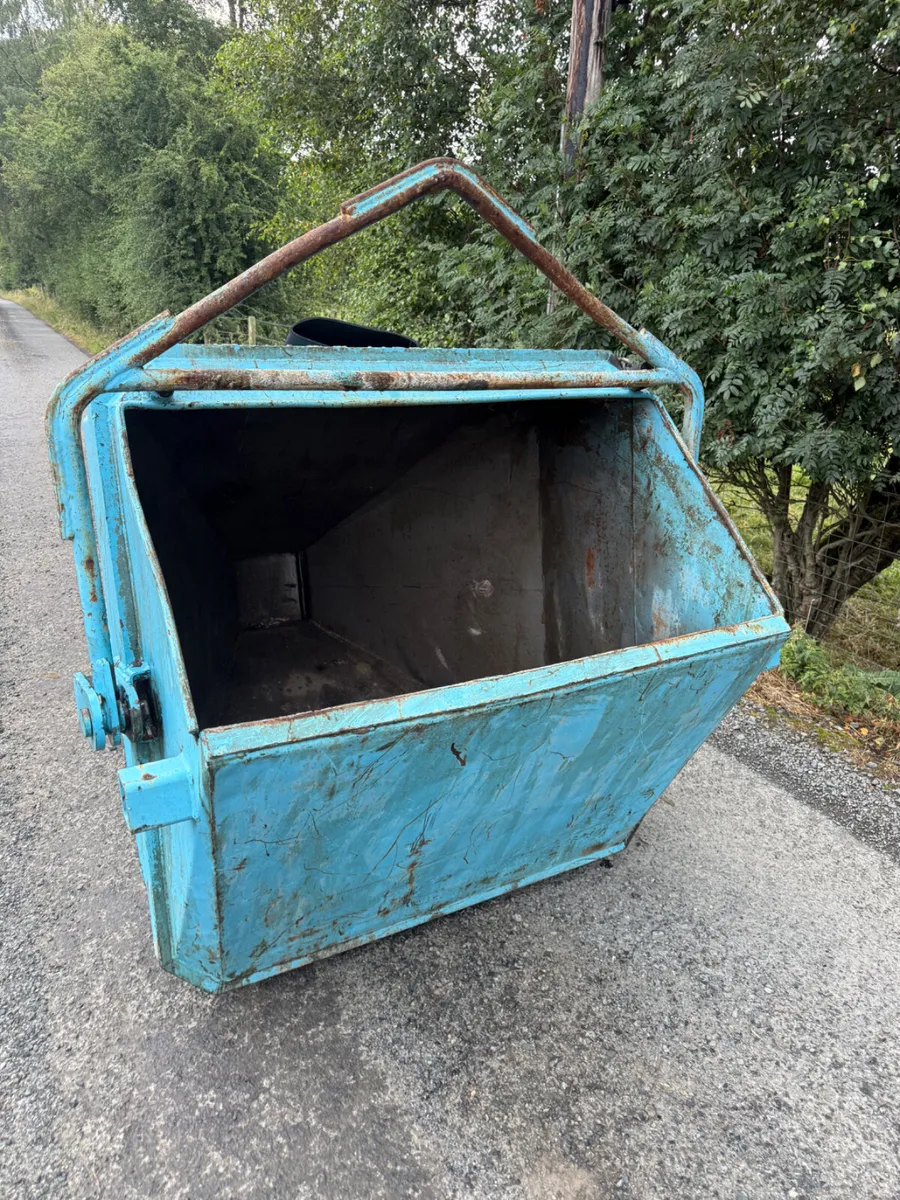 Concrete Skip - Image 3