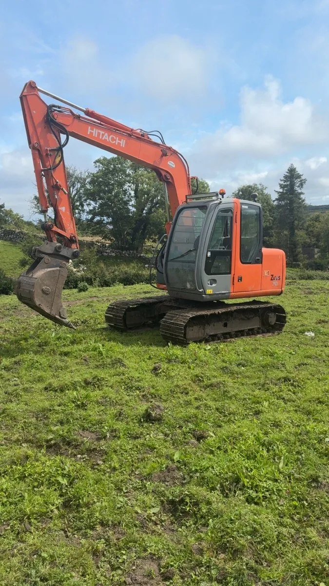 Hitachi 70 - Image 1