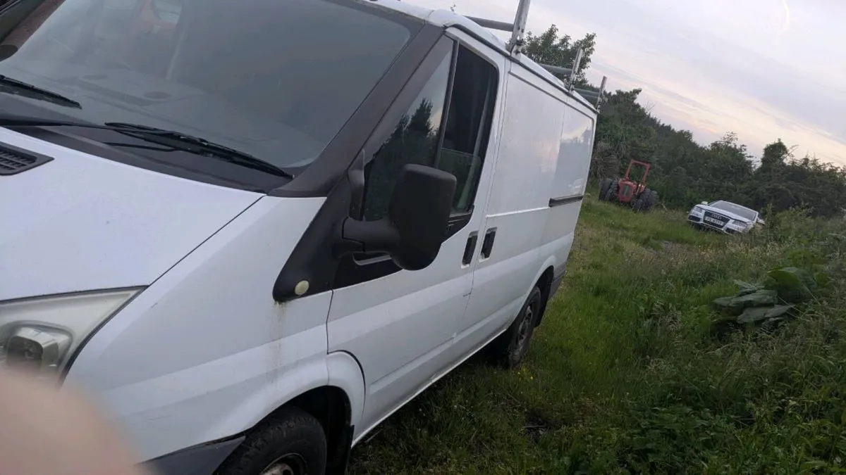 Van - Image 4
