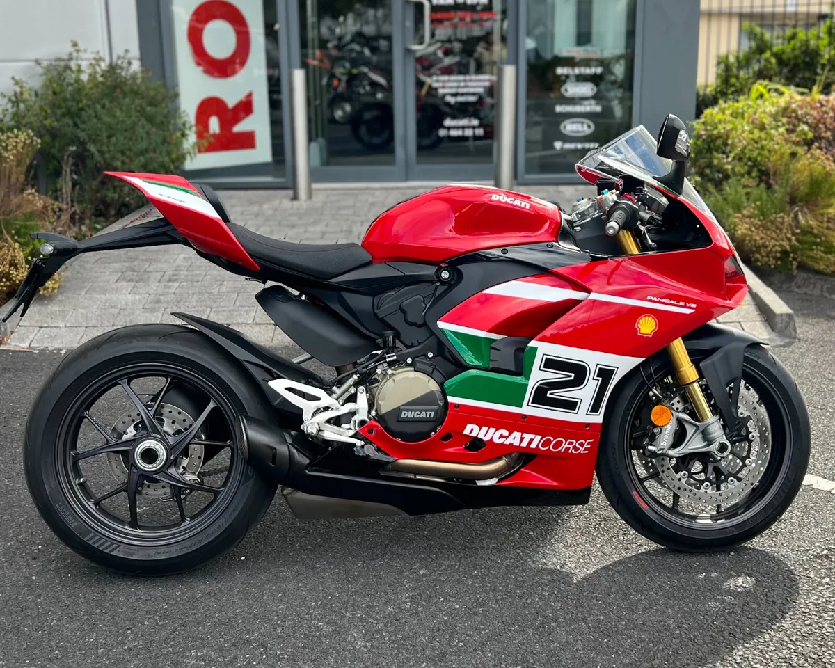 DUCATI PANIGALE V2 BAYLISS - Image 1