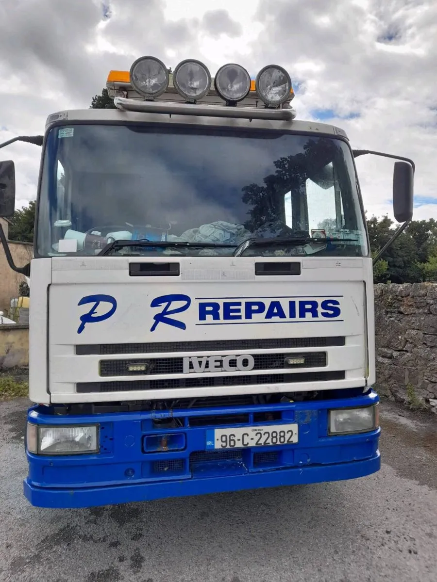Iveco recovery truck - Image 1