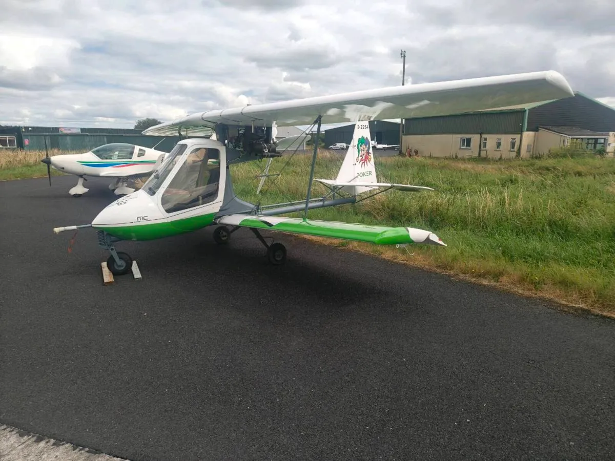 Light aircraft - Image 3