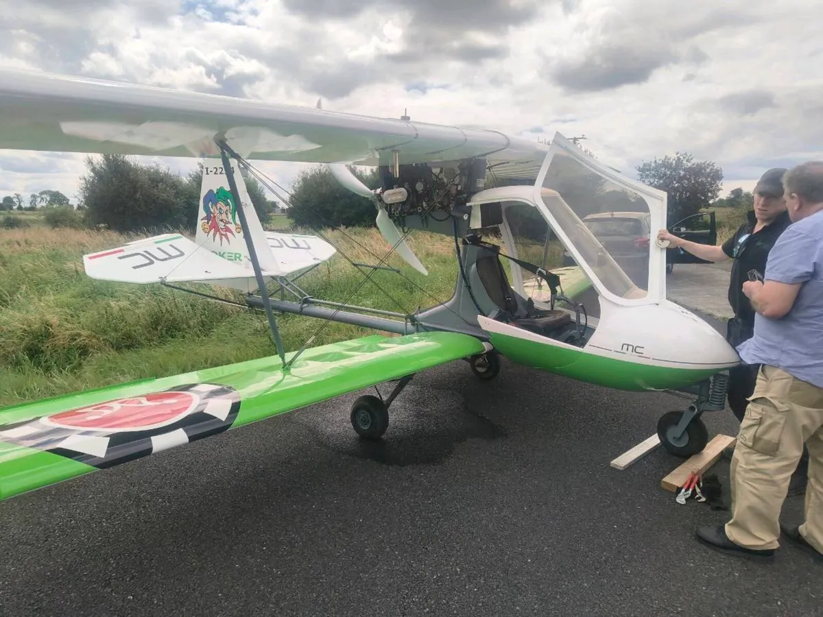 Light aircraft - Image 4