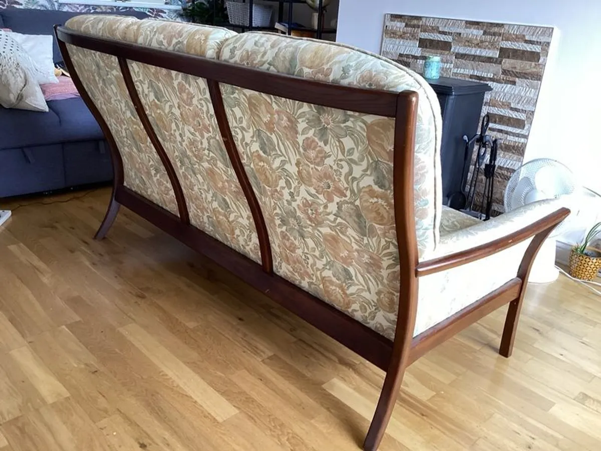 couch - Image 3