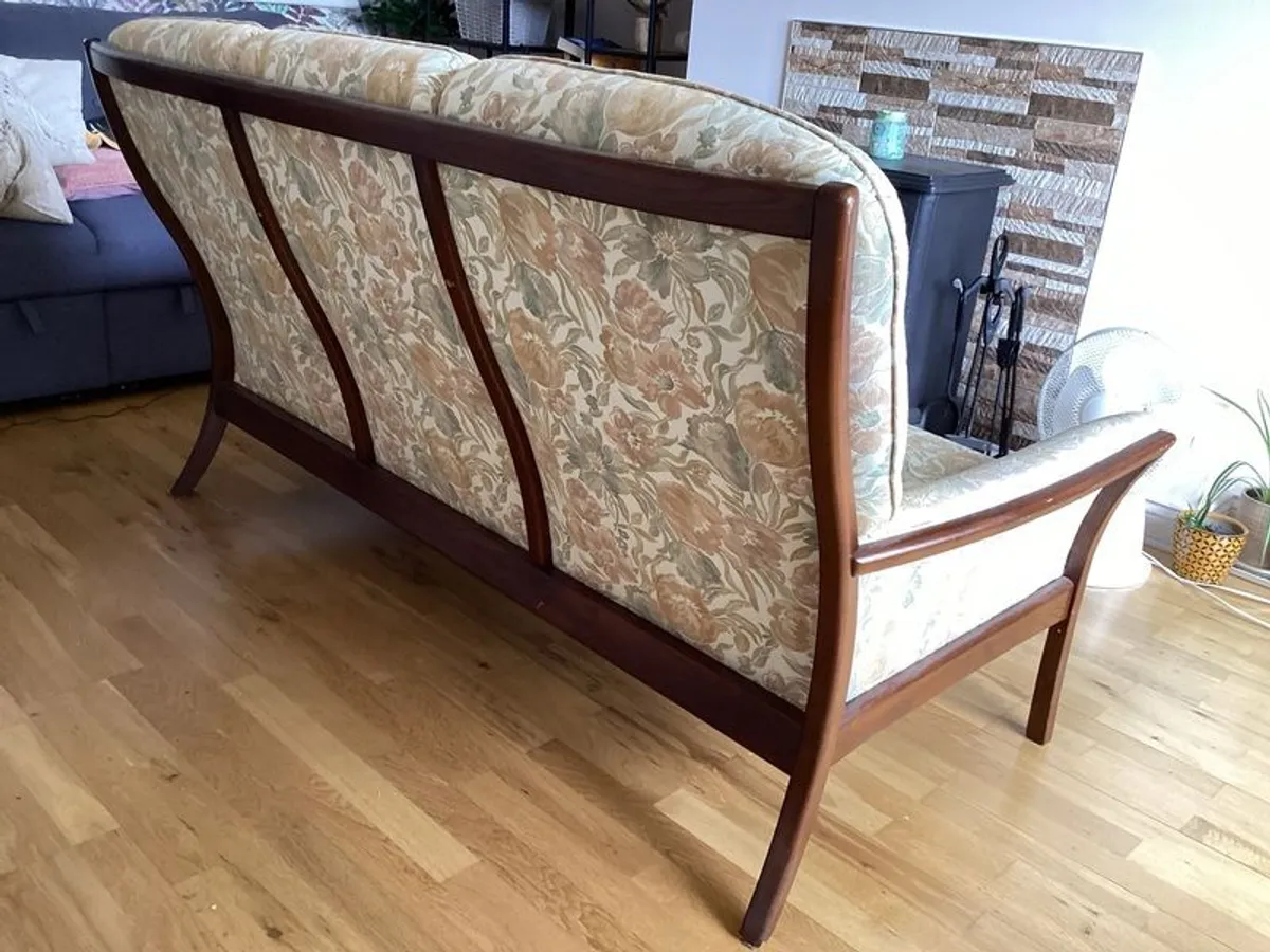 couch - Image 4