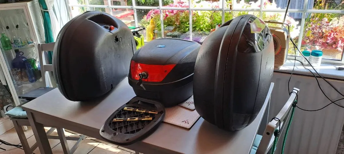Topbox and panniers - Image 3