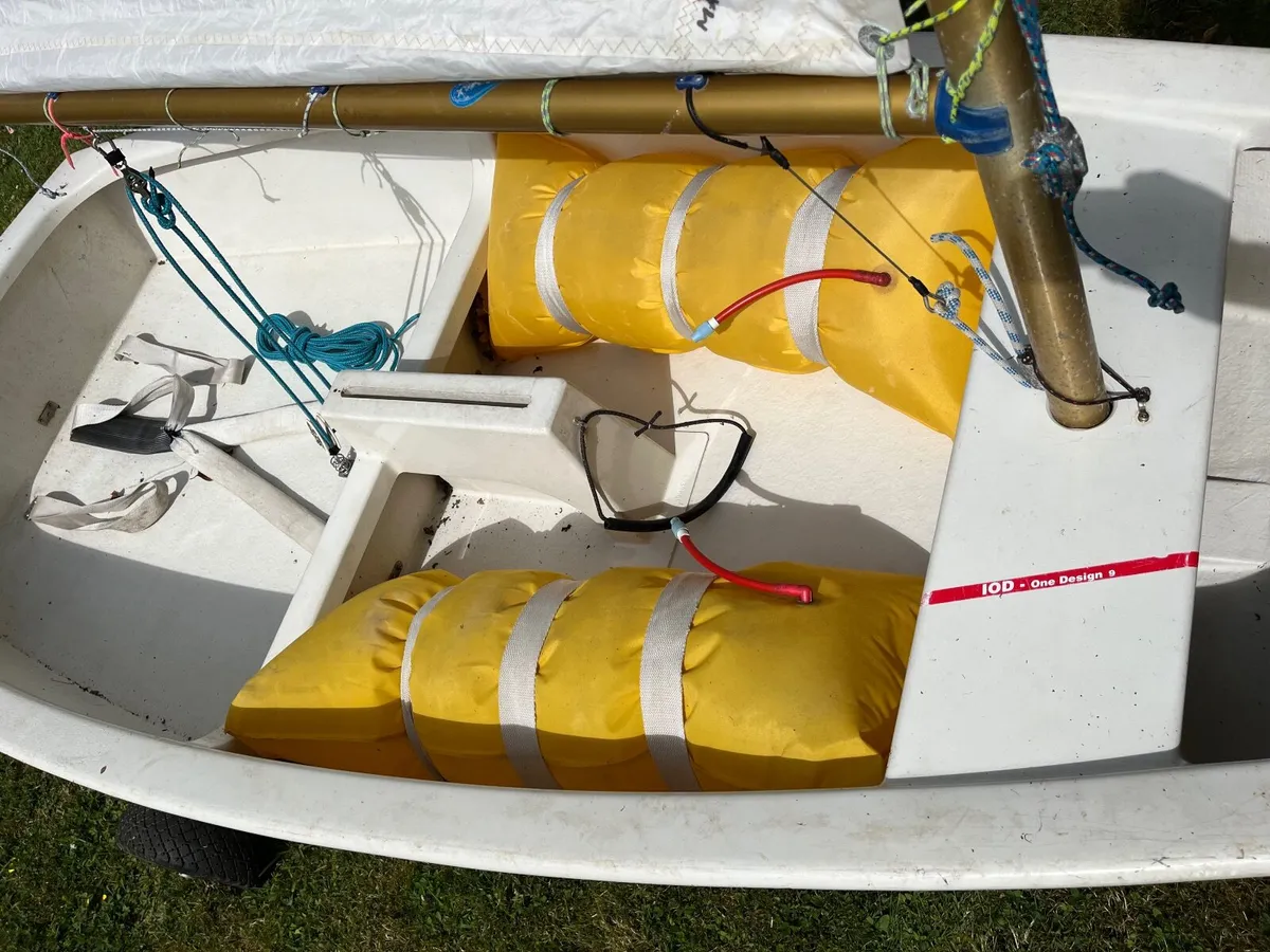 Optimist Sailing Dinghy - Image 4