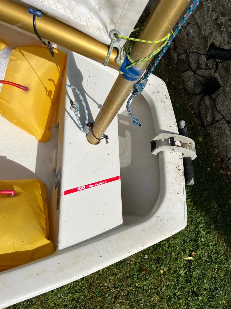 Optimist Sailing Dinghy - Image 2