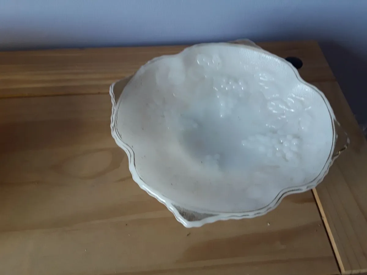 Vintage Anchor hocking milk glass bowl - Image 2