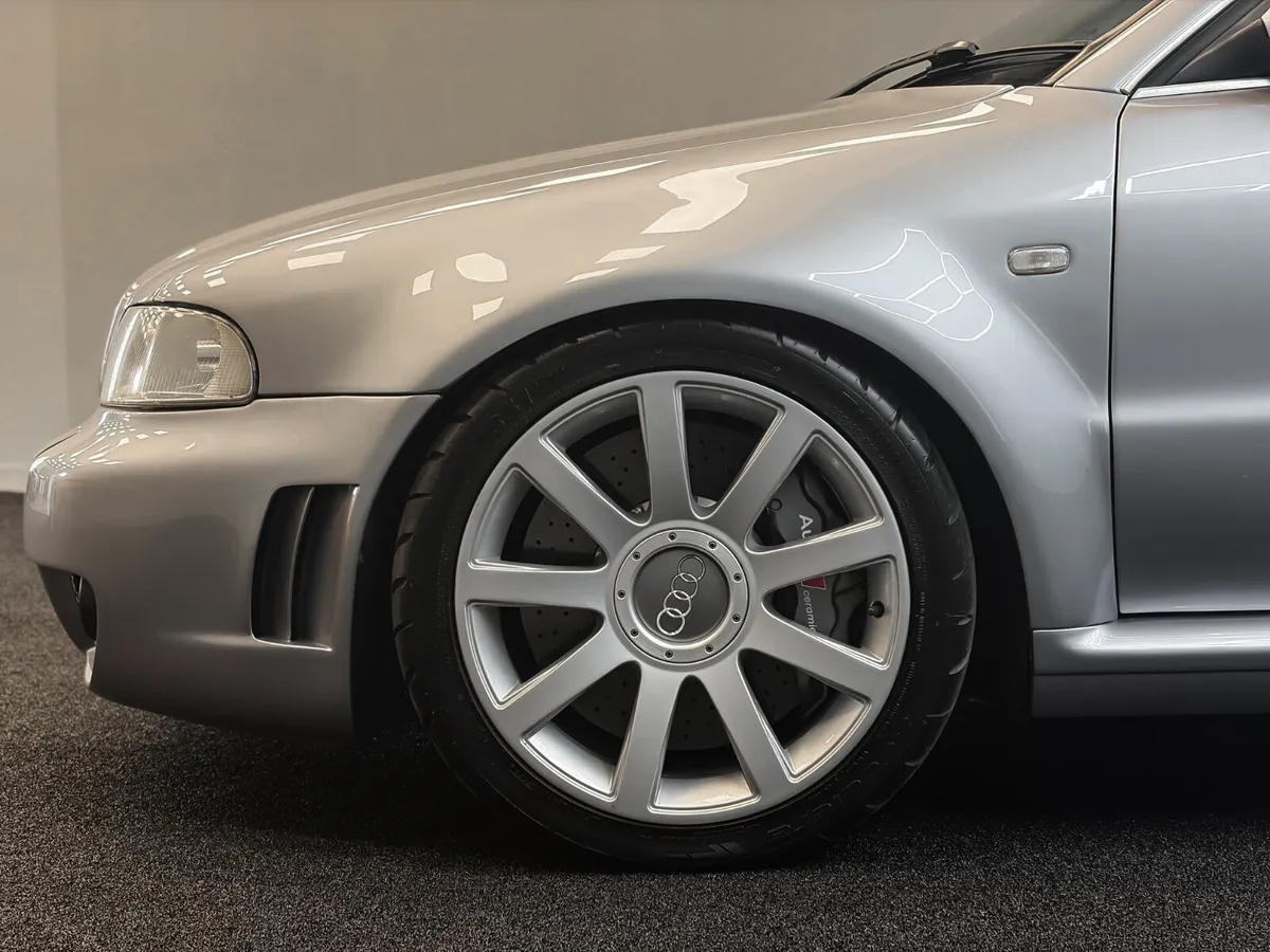 Audi RS4 2001 - Image 4