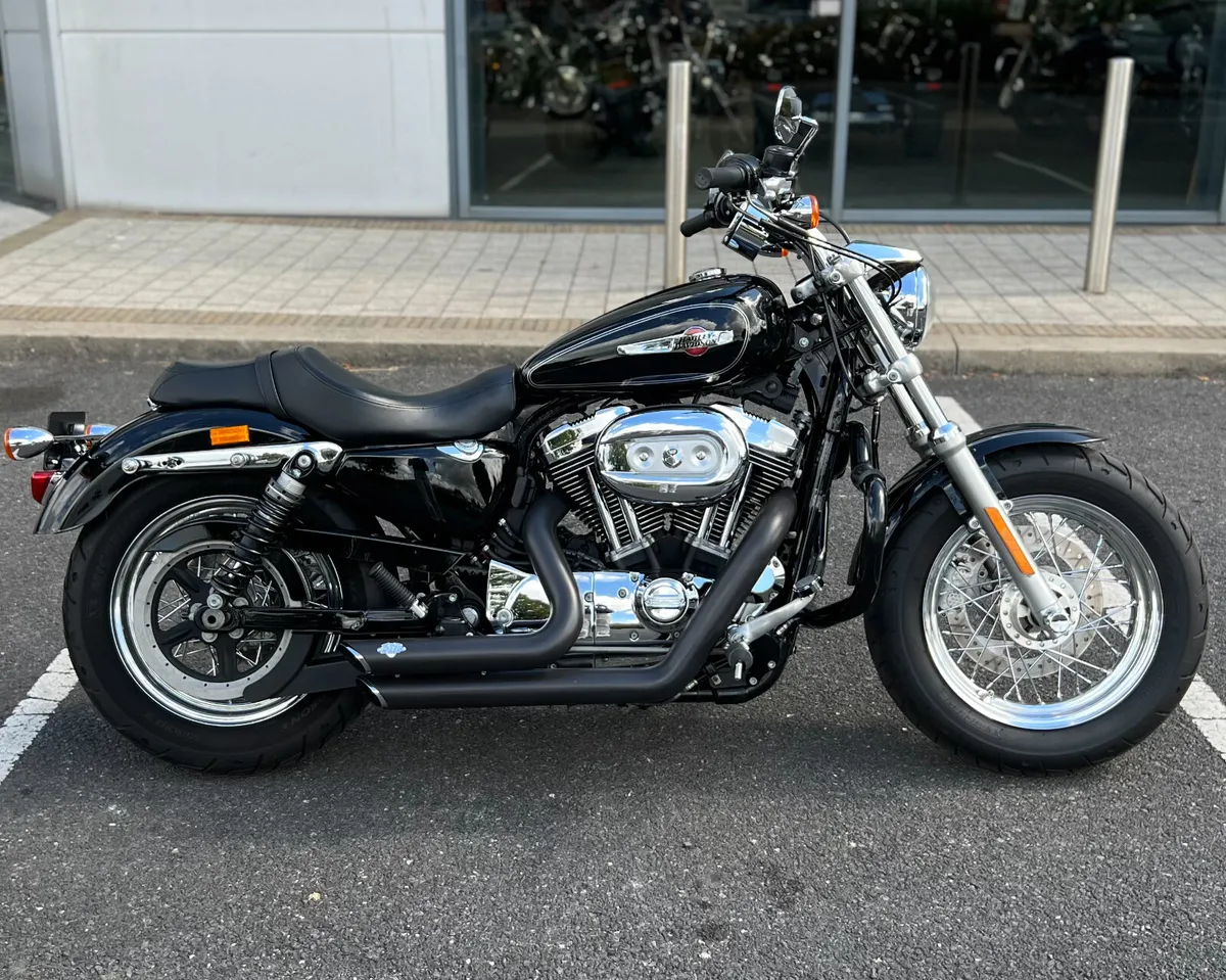 HARLEY-DAVIDSON XL 1200 CUSTOM - Image 1