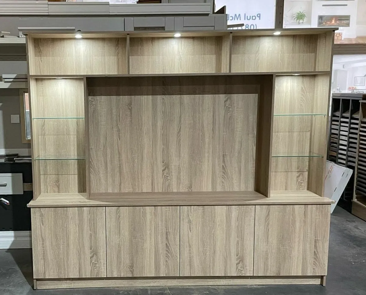 Cambrian Oak Large Media Unit - Image 1