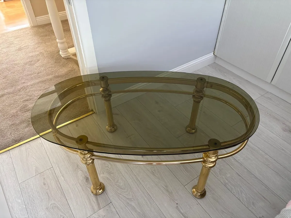 Kitchen table and sitting room furniture - Image 2