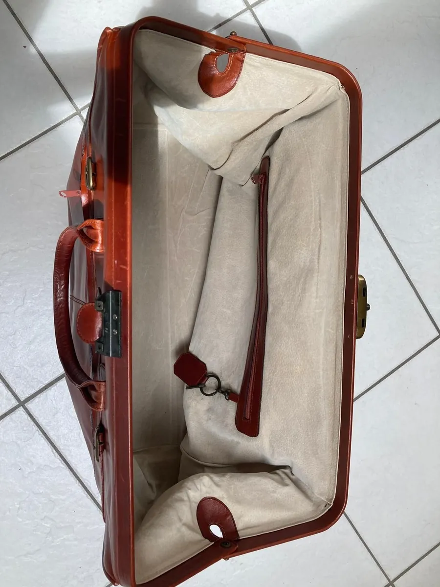 Genuine Leather Large Brown Holdall - Image 2