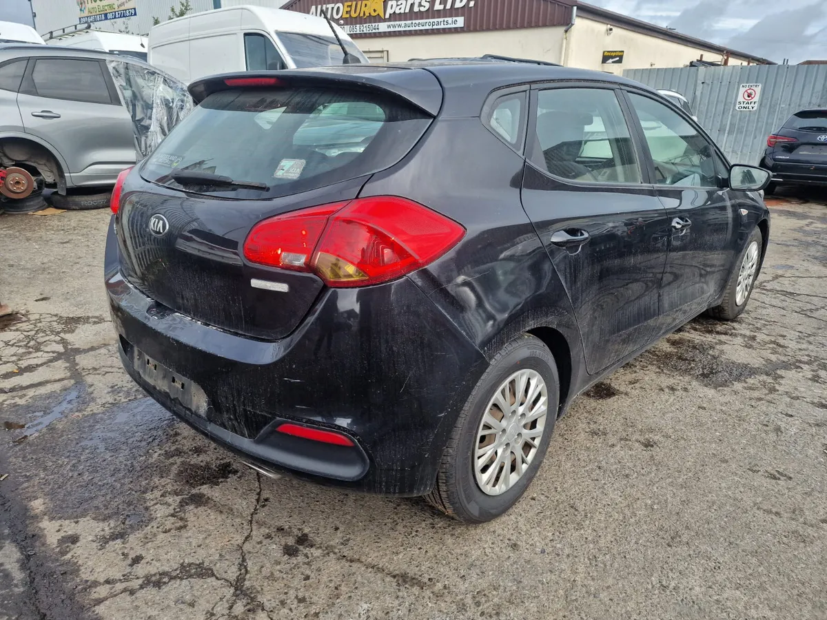 14 KIA CEED  CEE'D 1.6 CRDI FOR BREAKING - Image 4