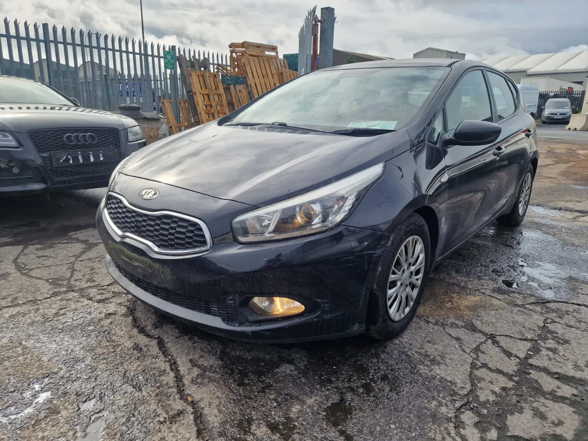 14 KIA CEED  CEE'D 1.6 CRDI FOR BREAKING - Image 2