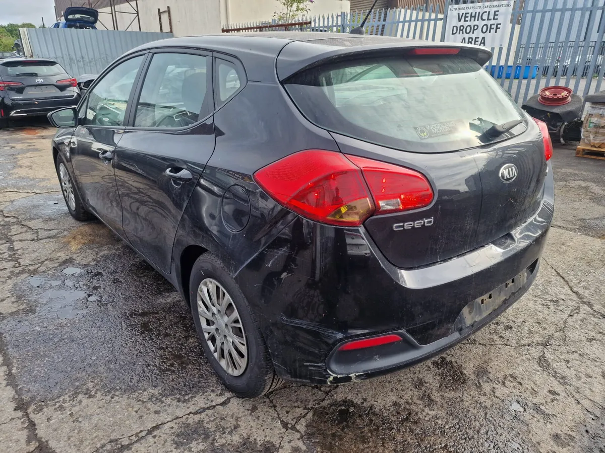 14 KIA CEED  CEE'D 1.6 CRDI FOR BREAKING - Image 3