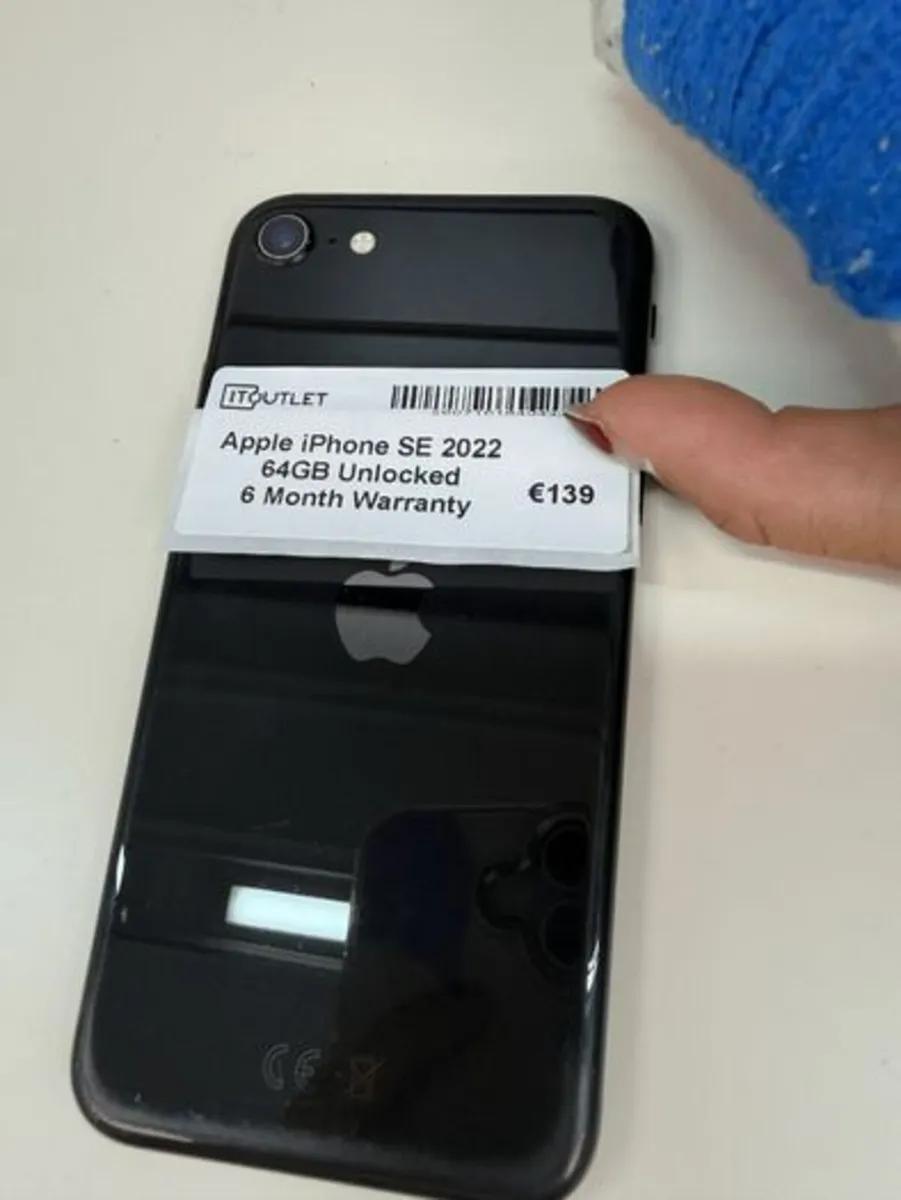 Apple iPhone SE 2022 64GB - Image 2