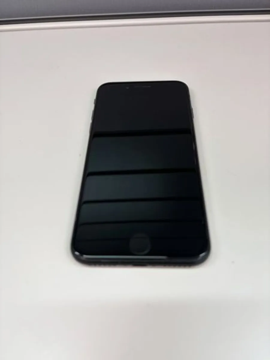 Apple iPhone SE 2022 64GB - Image 3