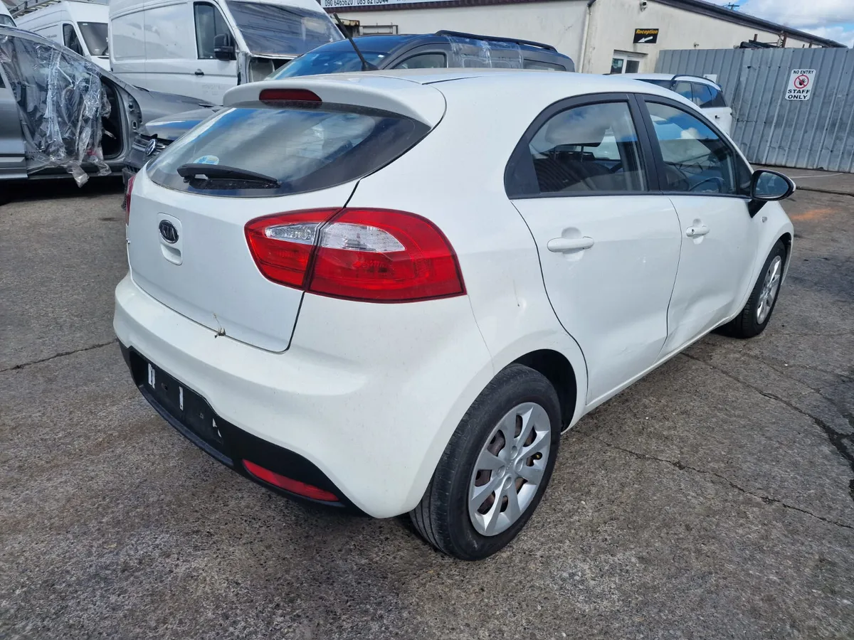12 KIA RIO  1.3 P (G4LA) FOR BREAKING - Image 3