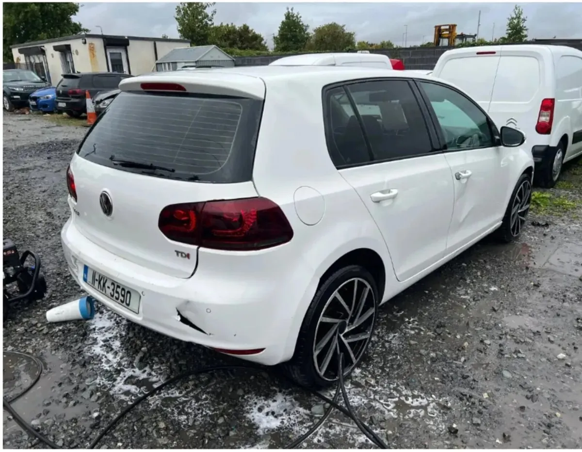 2011 Vw Golf 1.6 Tdi only 220 kms - Image 1
