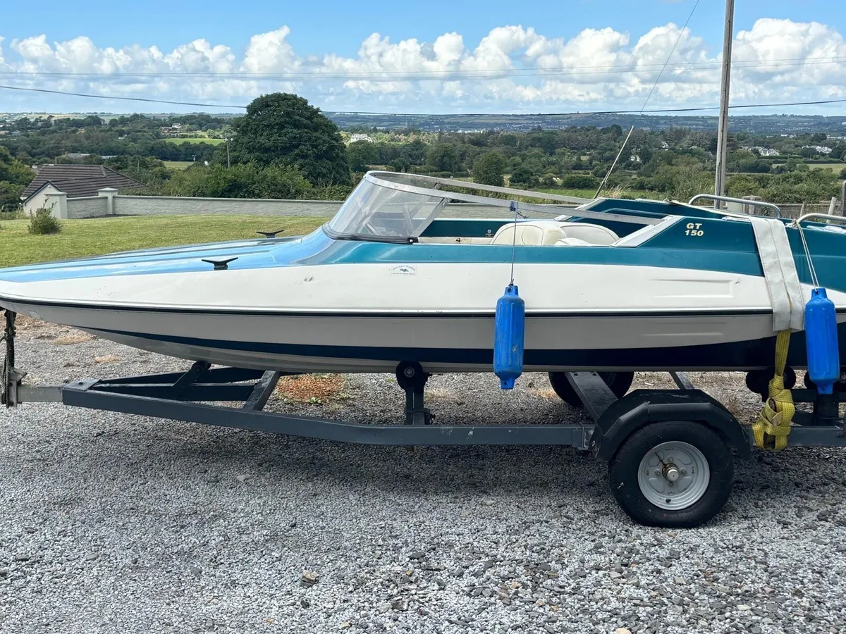 Glastron GT-150 + Trailer without Engine - Image 2