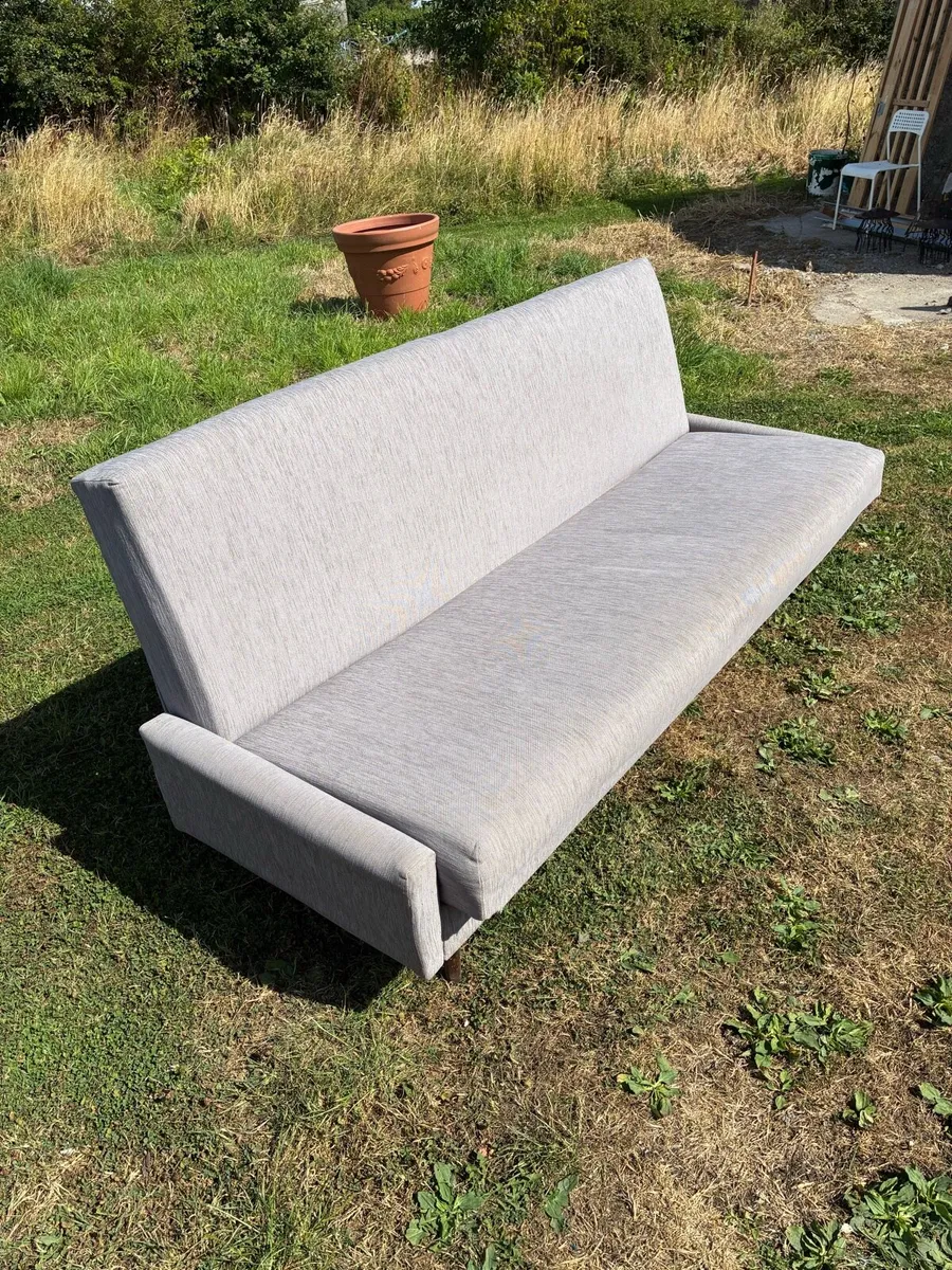 Vintage 1960’s sofa bed - Image 1