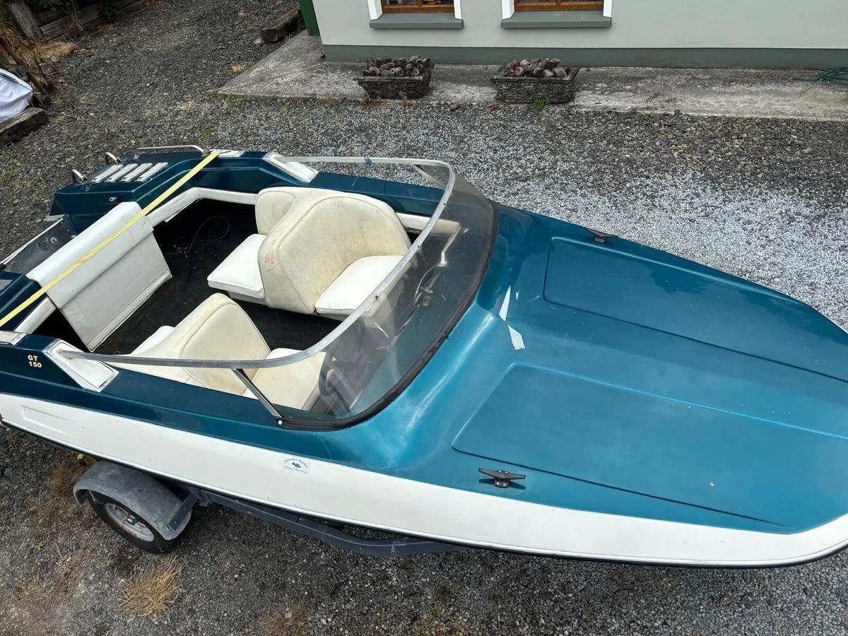 Glastron GT-150 + Trailer without Engine - Image 3