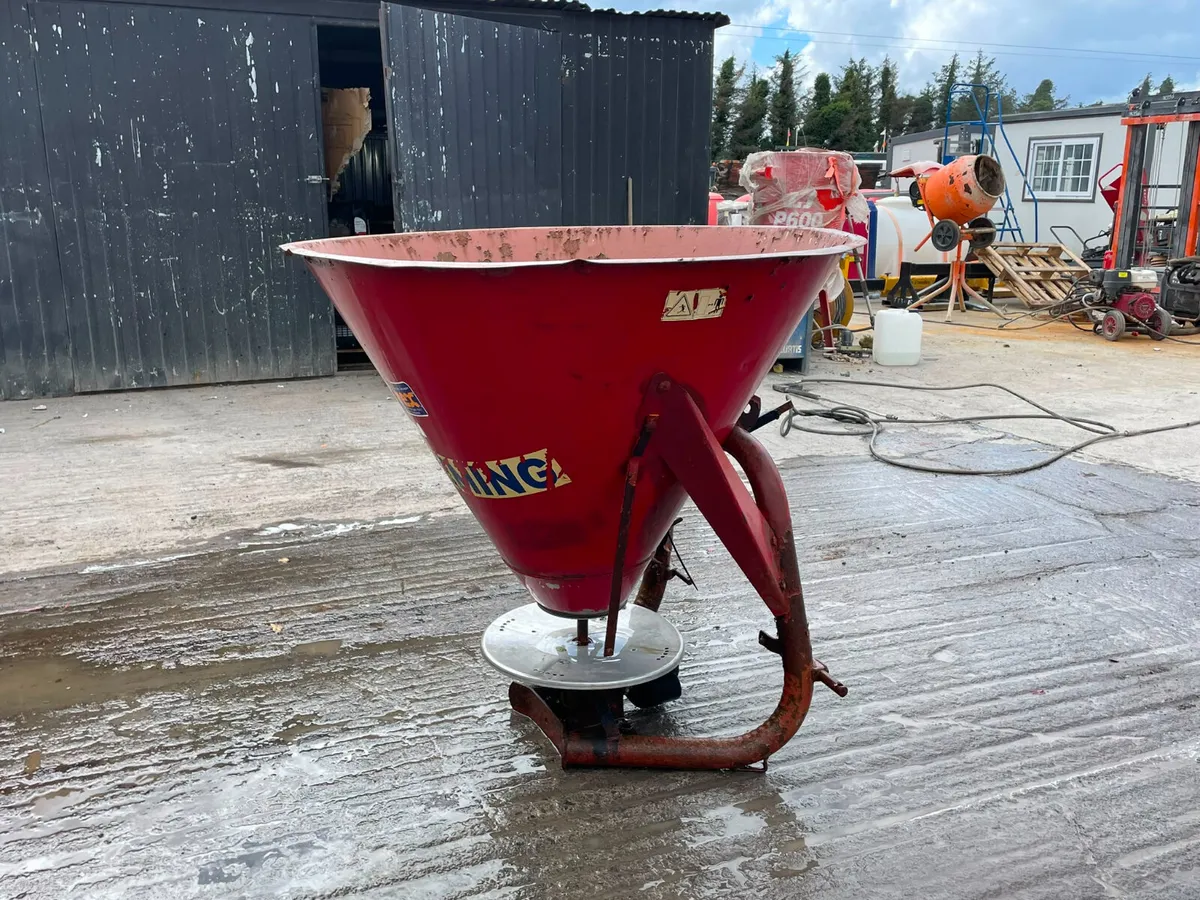 Sitrex  tractor-mounted fertiliser/salt spreader - Image 2
