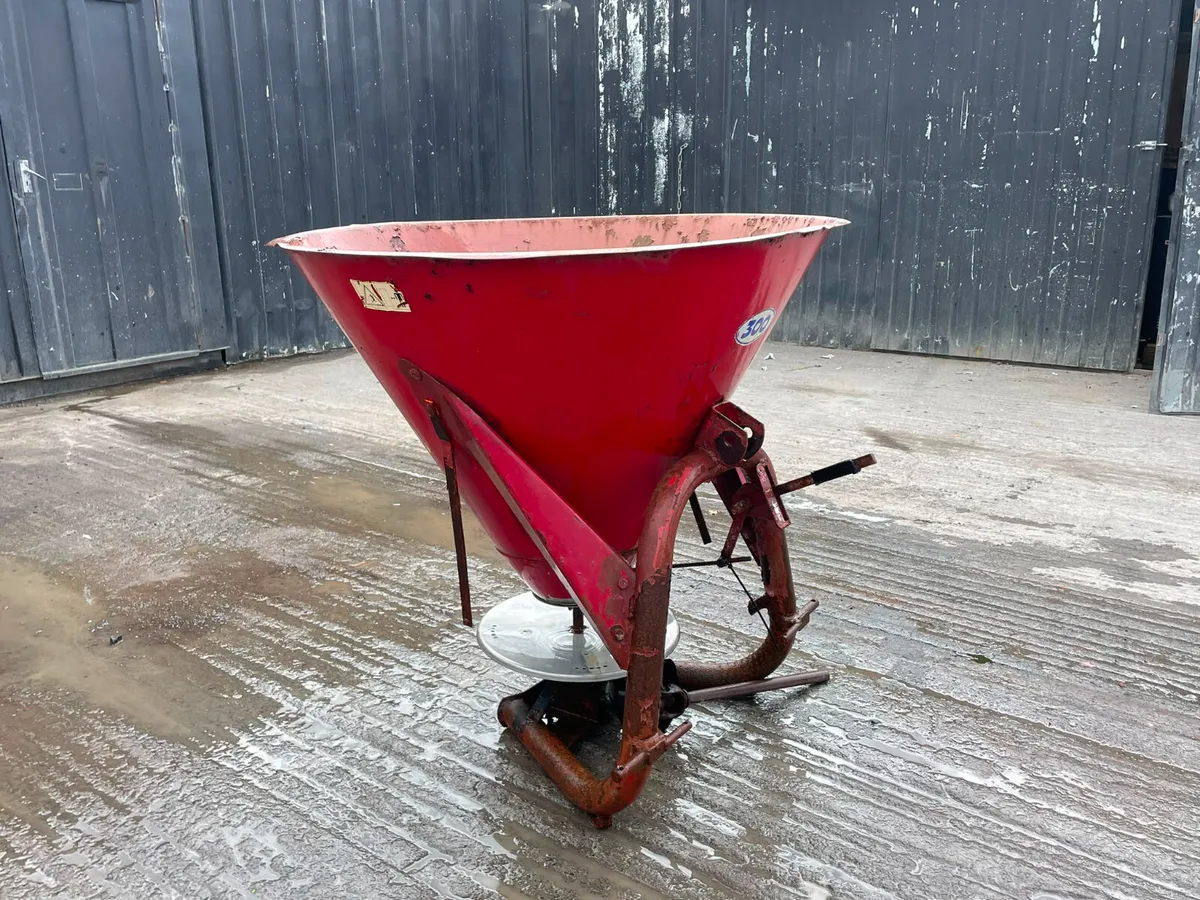 Sitrex  tractor-mounted fertiliser/salt spreader - Image 4