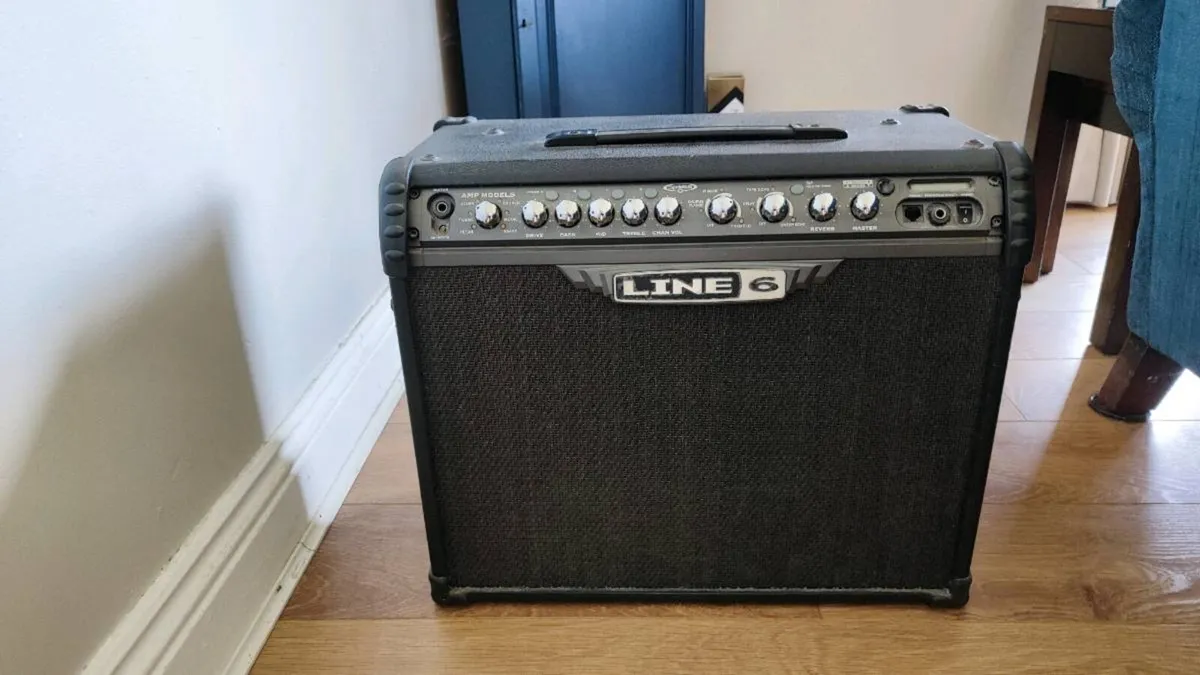 Guitar amplifier - Image 2