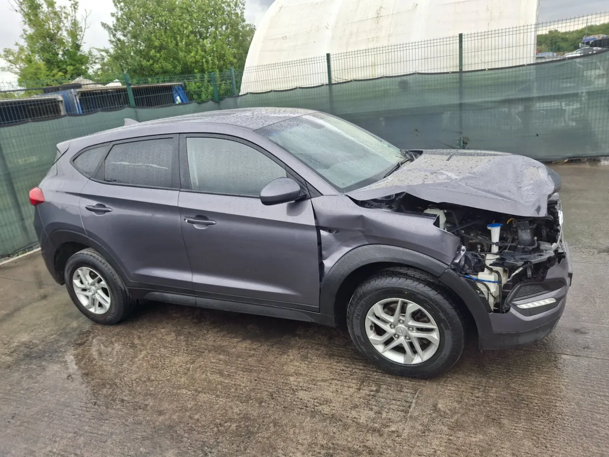 162 Hyundai Tucson  Light Damage - Image 3