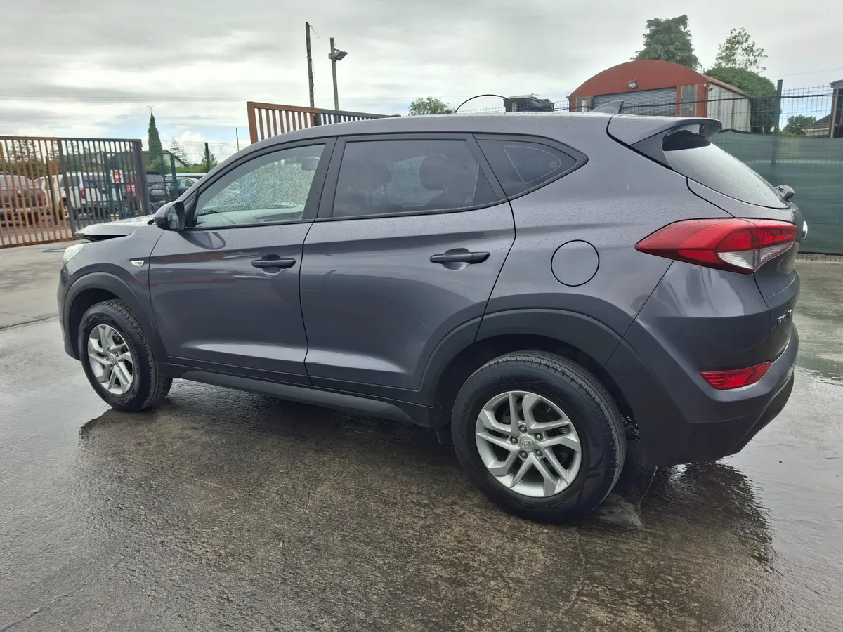 162 Hyundai Tucson  Light Damage - Image 4