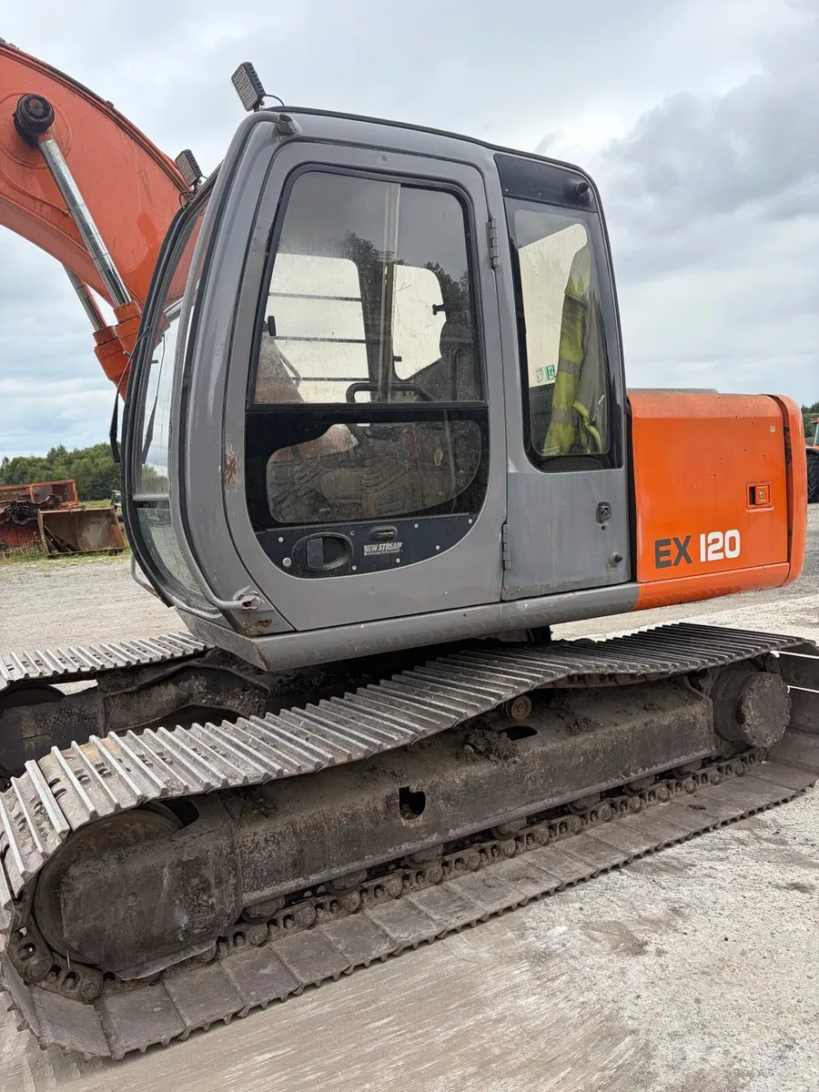 2001 Hitachi ex120-5 (trade in taken) - Image 3
