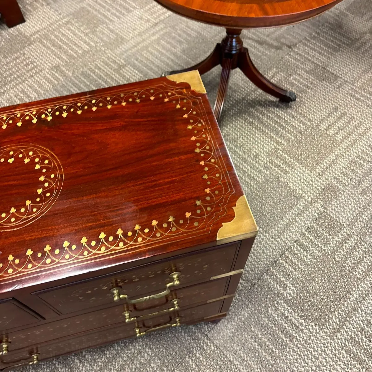 Anglo campaign style chest of four drawers - Image 3