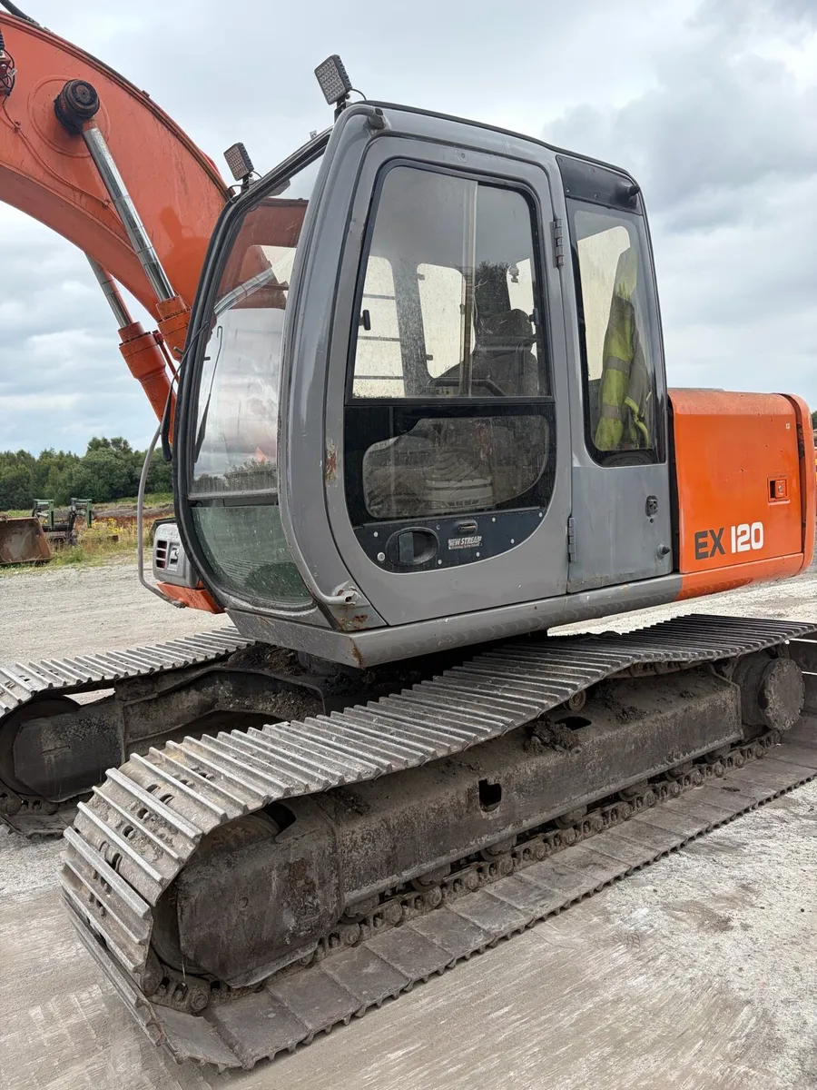 2001 Hitachi ex120-5 (trade in taken) - Image 2