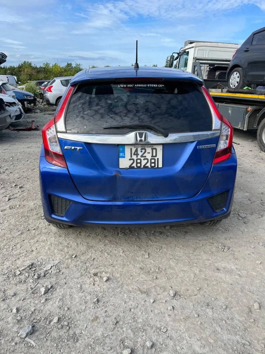 14 Honda fit hybrid - Image 4
