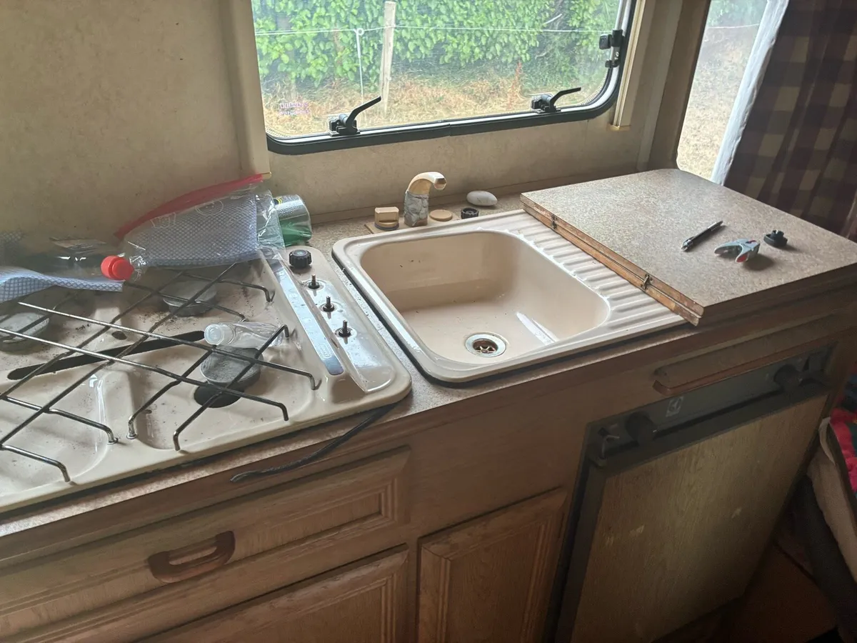 Caravan - Image 3