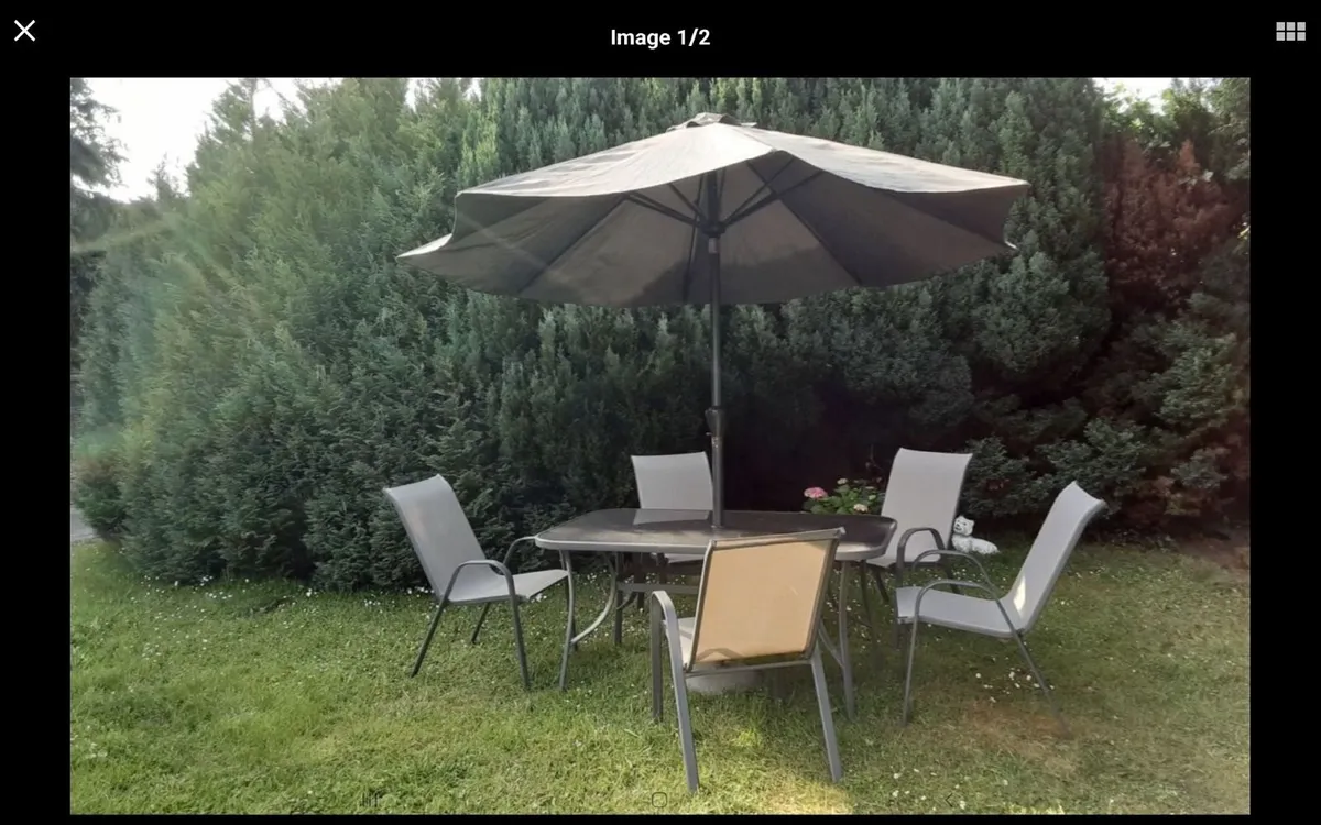 5 Garden chairs with  glass table and parasol set - Image 1