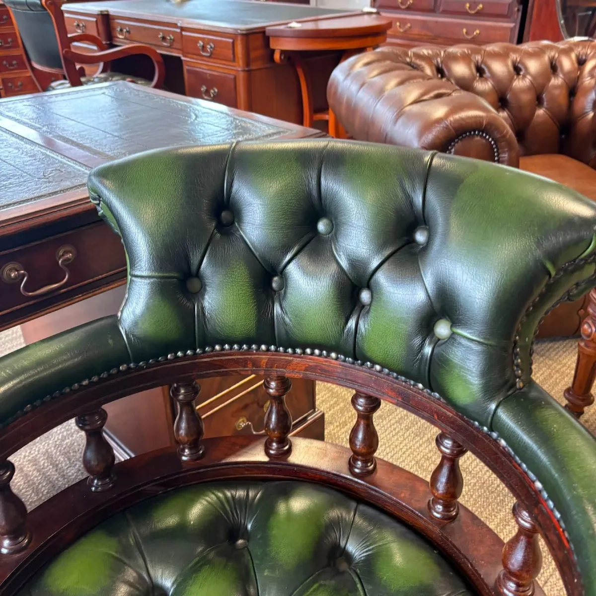 Chesterfield button back swivel captains office ch - Image 1