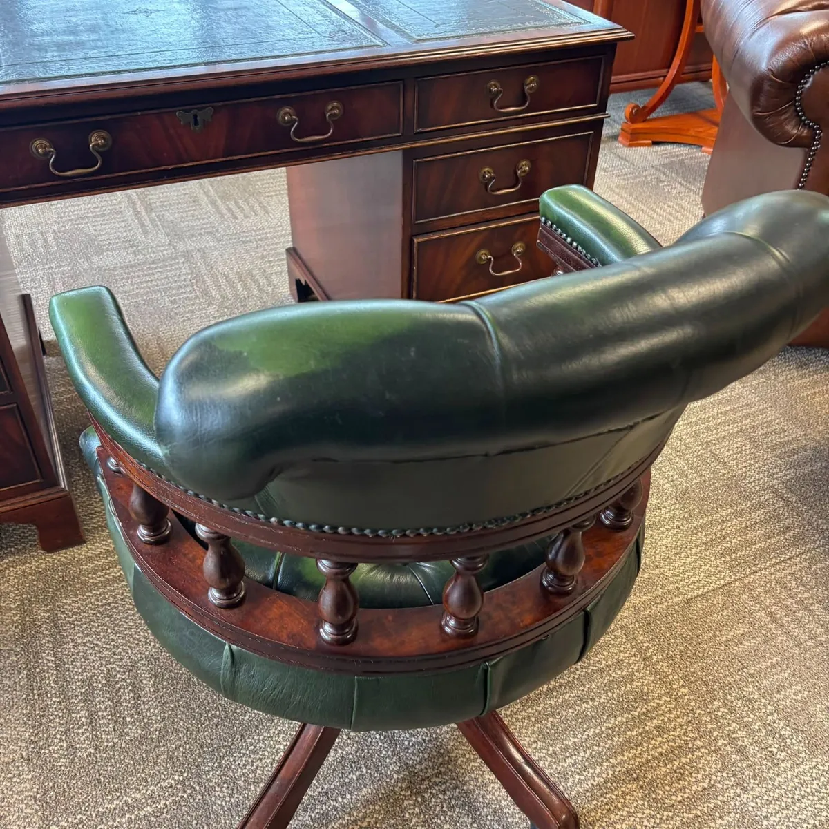 Chesterfield button back swivel captains office ch - Image 2
