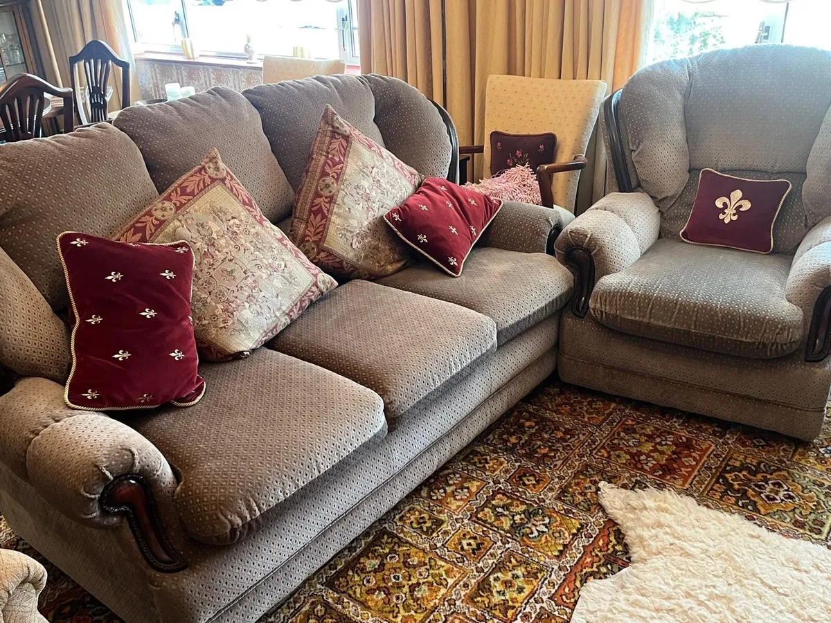 Sofa - Image 4