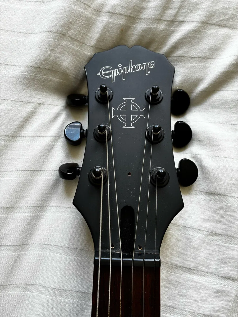 Epiphone SG Goth G-400 + Marshall MG30DFX Amp - Image 4