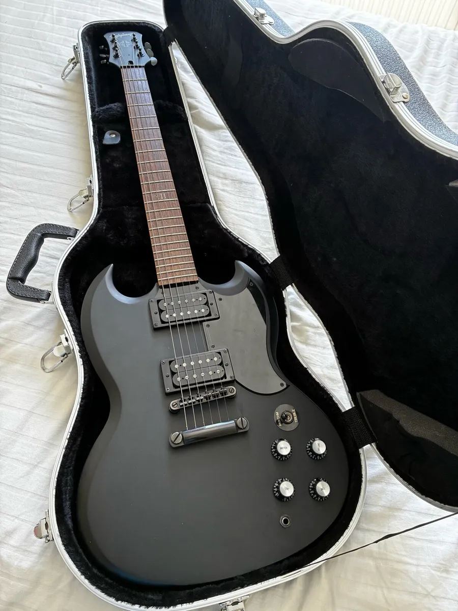 Epiphone SG Goth G-400 + Marshall MG30DFX Amp - Image 2
