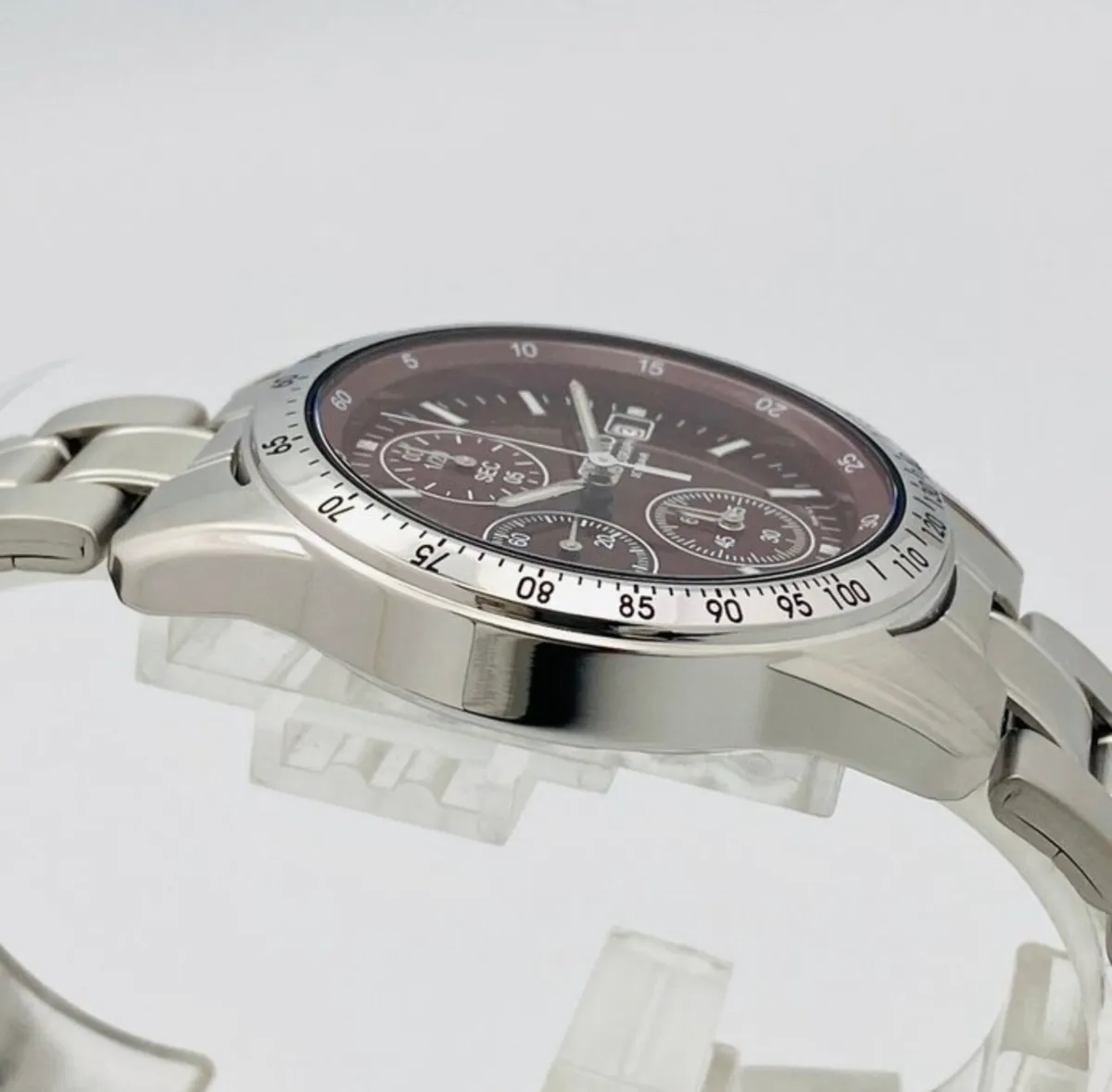 Seiko Chronograph Red Dial - Image 3