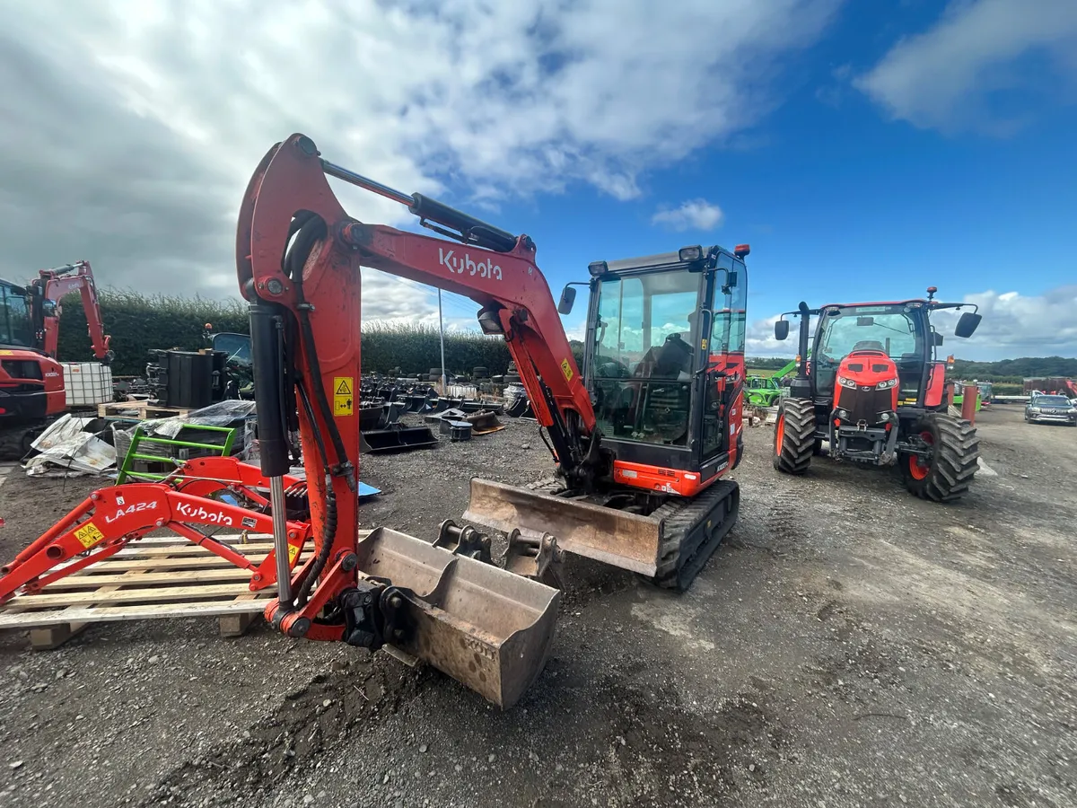 2023 Kubota KX027-4 Digger - Image 3
