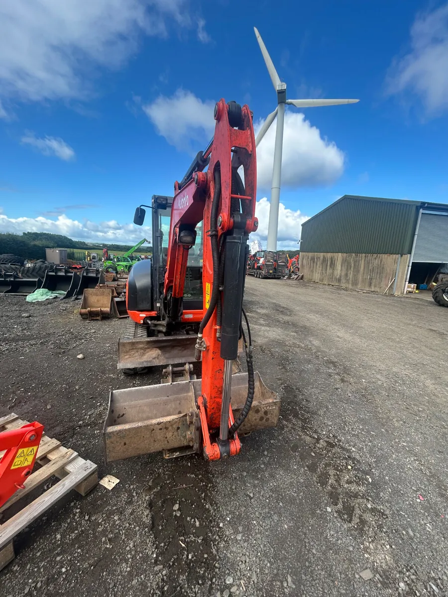 2023 Kubota KX027-4 Digger - Image 2