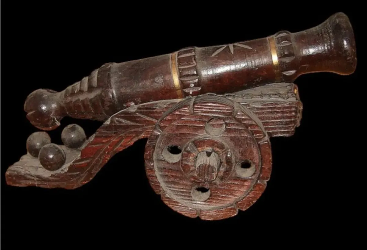 Vintage Hand-Carved Wooden Pirate Cannon Model - Image 3