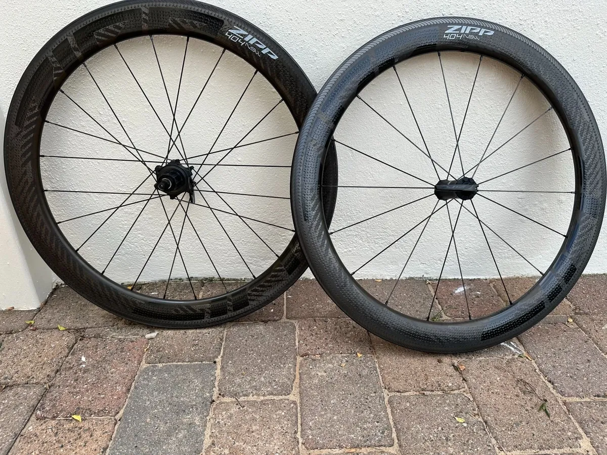 Zipp 404 NSW Wheelset - Image 1