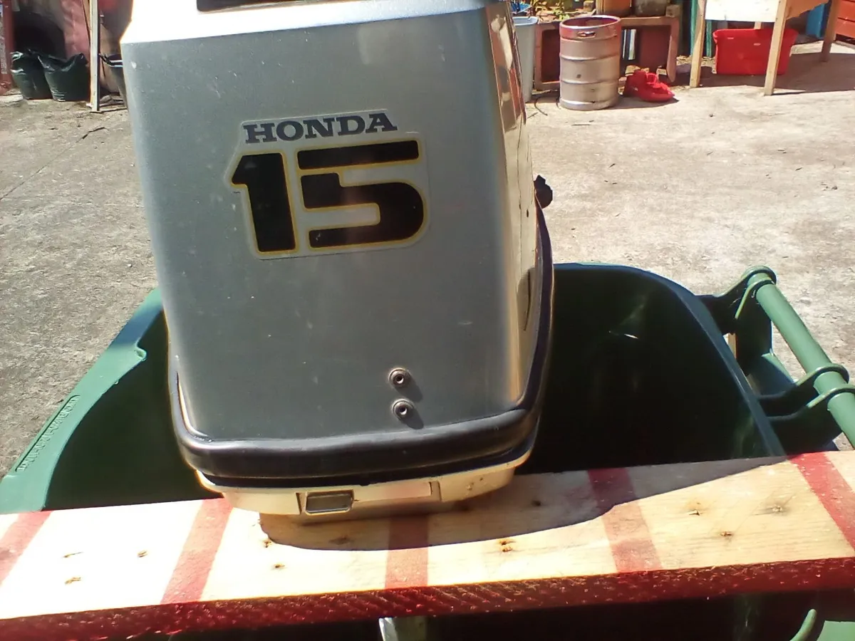 Honda 15 boat engine - Image 2